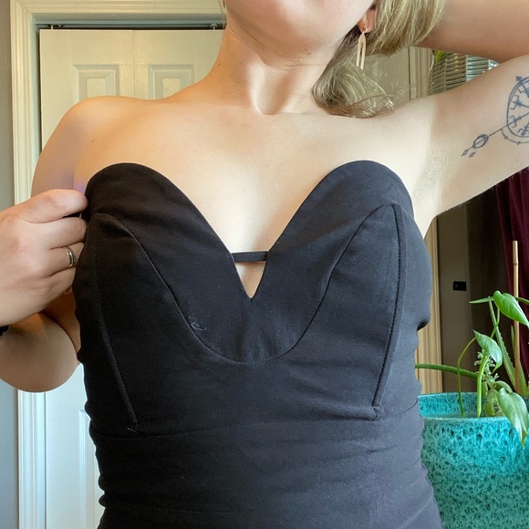 FITTED STRAPLESS SEXY AND COMFY COCKTAIL DRESS - Picture 4 of 6